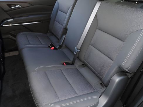 Used 2024 Chevrolet Traverse LS AWD/4WD image 21