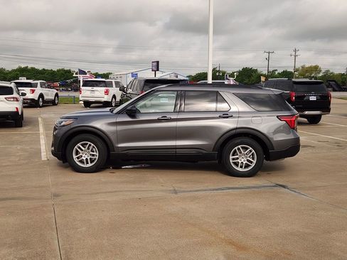 New 2026 Ford Explorer Active w/ Active Comfort Package RWD image 3