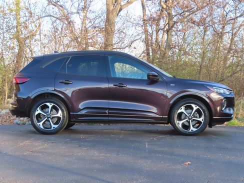 Used 2023 Ford Escape ST-Line Elite image 2