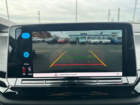 New 2026 Volkswagen Atlas Cross Sport SE AWD/4WD image 22