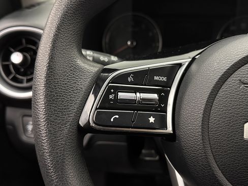 Used 2024 Kia Forte LXS image 17