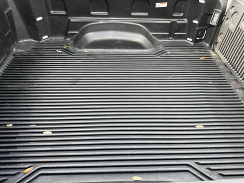 Used 2025 Chevrolet Silverado 2500 LT w/ Convenience Package image 32