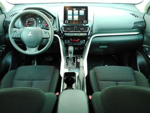 Used 2024 Mitsubishi Eclipse Cross LE image 3