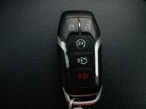 Used 2016 Ford Explorer Limited image 31