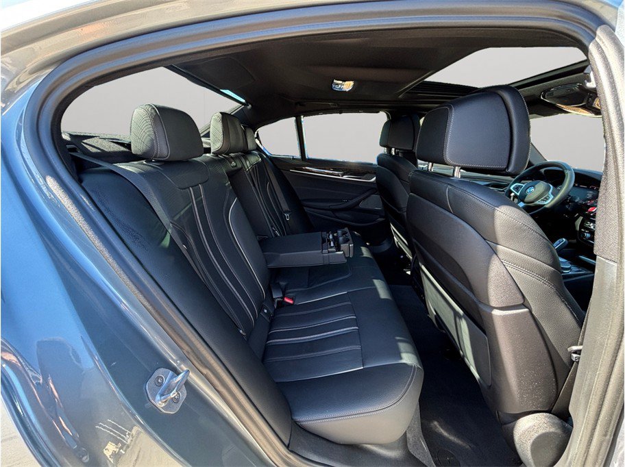 Used 2020 BMW M550i xDrive w/ Executive Package AWD/4WD image 47