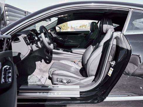 Used 2022 Bentley Continental GT image 27