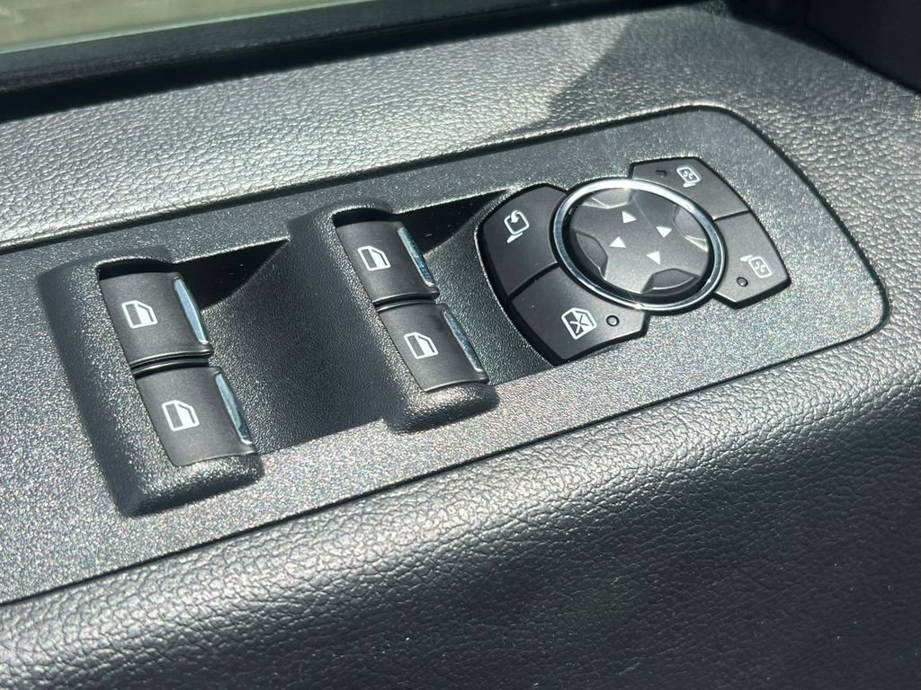 Used 2019 Ford F150 Platinum w/ Equipment Group 701A Luxury AWD/4WD image 19