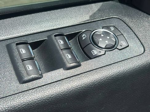 Used 2019 Ford F150 Platinum w/ Equipment Group 701A Luxury AWD/4WD image 19