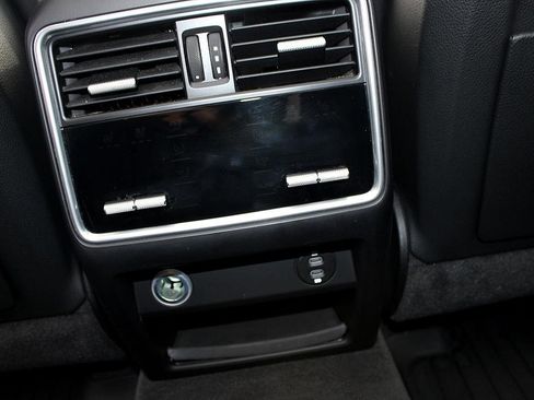 Used 2020 Porsche Cayenne Turbo S image 25