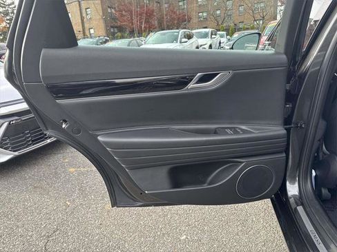 Used 2023 Genesis G80 2.5T image 10