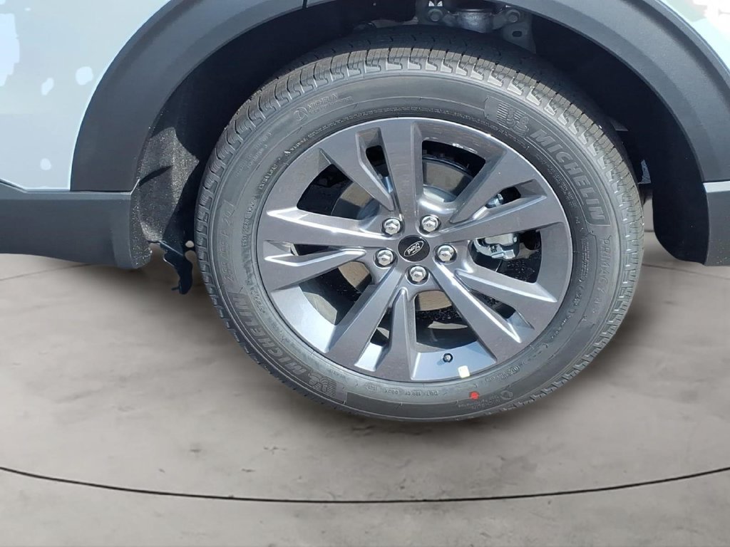 New 2026 Ford Explorer Active w/ Active Comfort Package AWD/4WD image 4