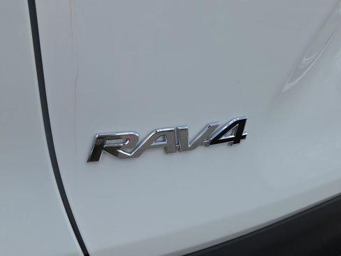 Certified 2025 Toyota RAV4 LE FWD image 5