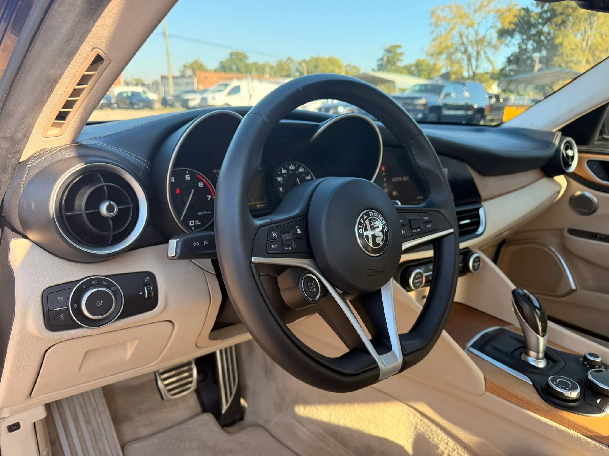 Used 2018 Alfa Romeo Giulia Ti w/ Quick Order Package 22Z Lusso RWD image 11