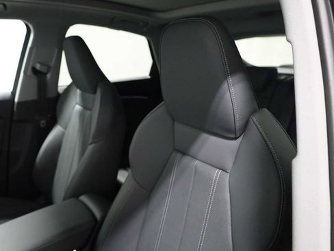 Certified 2025 Audi Q5 Prestige image 18