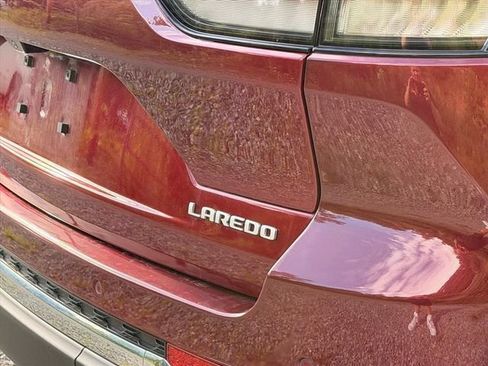 Used 2024 Jeep Grand Cherokee Laredo X w/ Trailer Tow Package AWD/4WD image 14