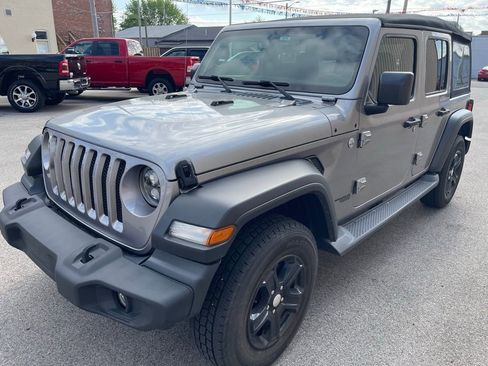 Used 2018 Jeep Wrangler Unlimited Sport S AWD/4WD image 7