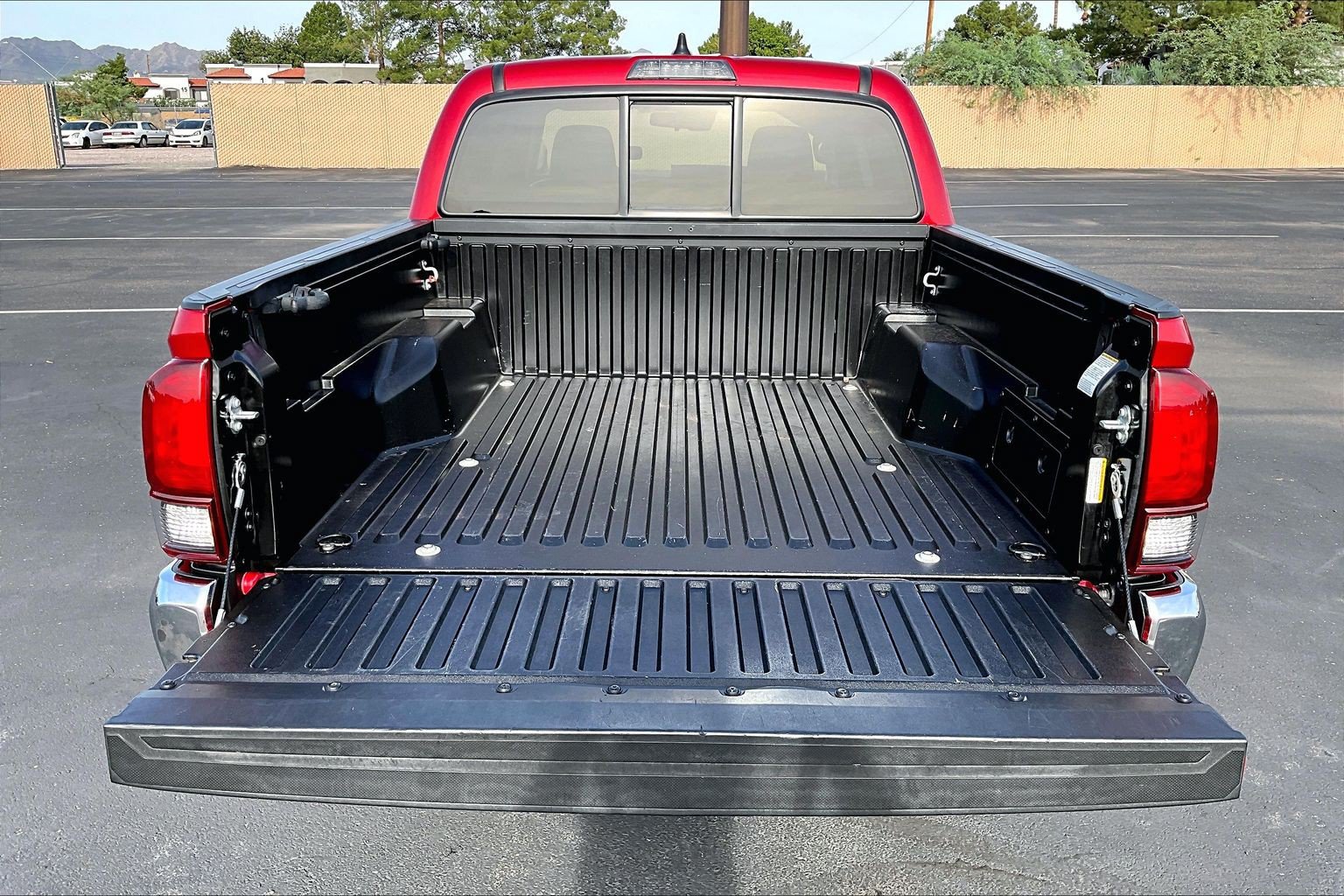 Used 2022 Toyota Tacoma SR5 w/ SR5 Appearance Package (SM) RWD image 27