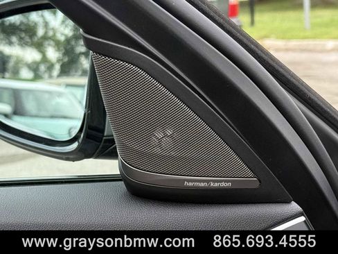 Used 2022 BMW 530e xDrive w/ Premium Package image 18