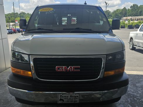 Used 2025 GMC Savana 2500 w/ Driver Convenience Package RWD image 3