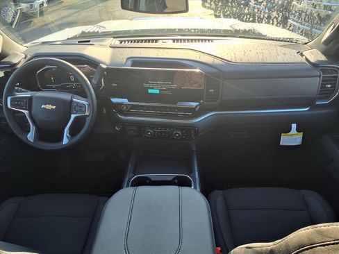 Used 2025 Chevrolet Silverado 2500 LT w/ Z71 Chrome Sport Edition image 3