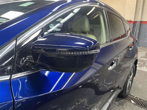 Used 2024 Nissan Murano SV image 8