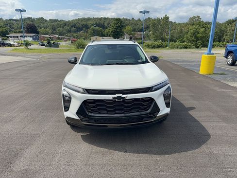 Used 2024 Chevrolet Trax ACTIV w/ Sunroof Package FWD image 8