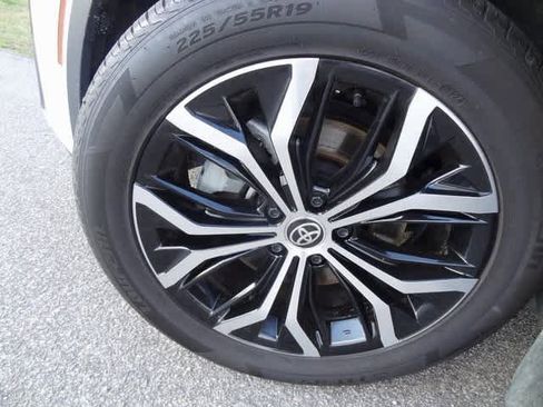 Used 2024 Toyota Crown XLE image 37