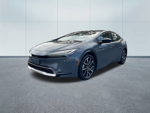 Used 2023 Toyota Prius Prime Premium image 2