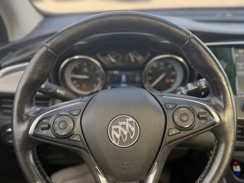 Used 2019 Buick Envision Essence FWD image 13