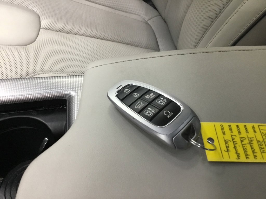 Used 2024 Hyundai Palisade Calligraphy AWD/4WD image 10