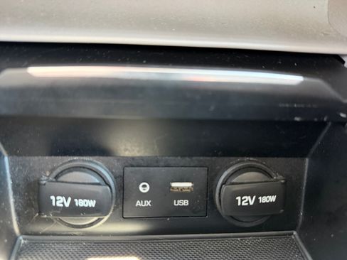 Used 2017 Hyundai Elantra Limited FWD image 31