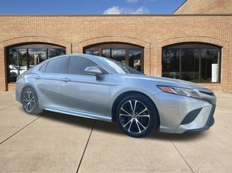Used 2018 Toyota Camry SE w/ Audio Package image 1