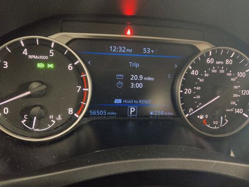 Used 2024 Nissan Altima 2.5 SV image 23