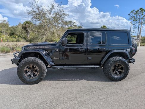 Used 2021 Jeep Wrangler Unlimited Rubicon w/ Trailer Tow Package image 8