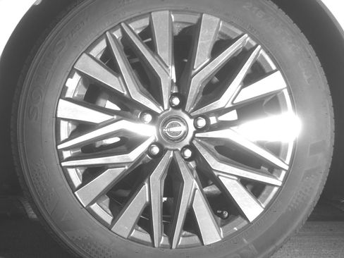 Used 2025 Nissan Altima 2.5 SV FWD image 12