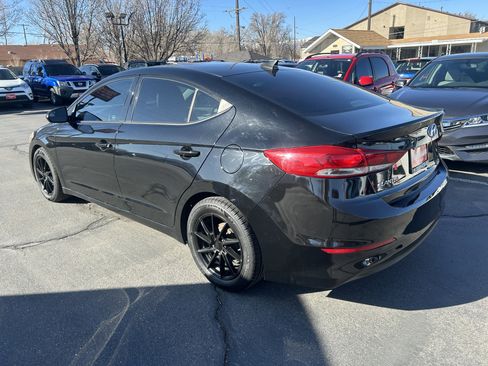 Used 2017 Hyundai Elantra SE image 6