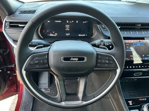 New 2026 Jeep Grand Cherokee Altitude image 20