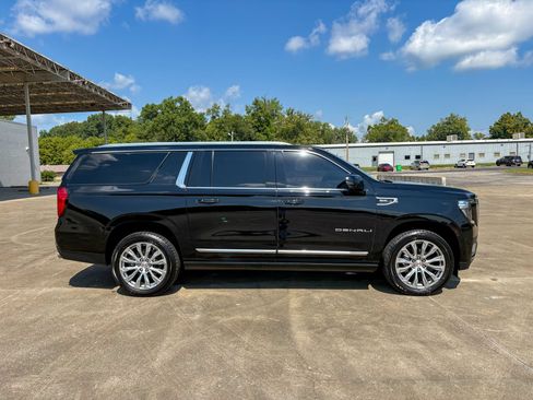Used 2023 GMC Yukon XL Denali w/ Max Trailering Package AWD/4WD image 14