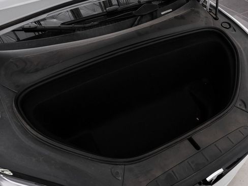 Used 2022 Tesla Model X image 57