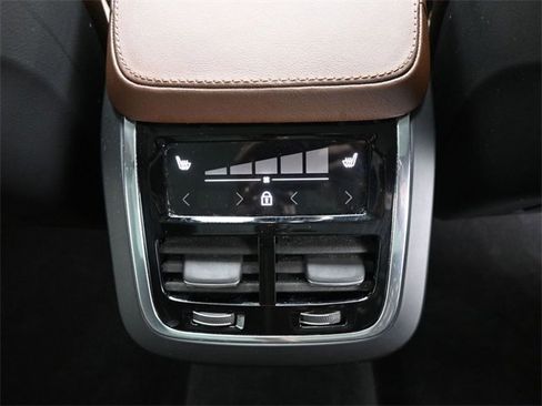 Used 2023 Volvo XC90 B6 Plus w/ Protection Package Premier image 33