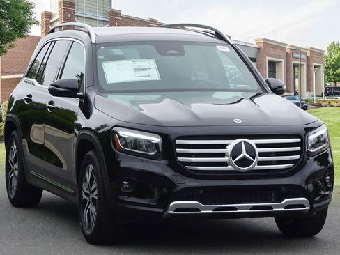 New 2025 Mercedes-Benz GLB 250 4MATIC image 3
