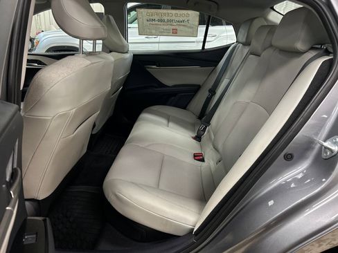 Used 2025 Toyota Camry XLE w/ Premium Plus Package image 26