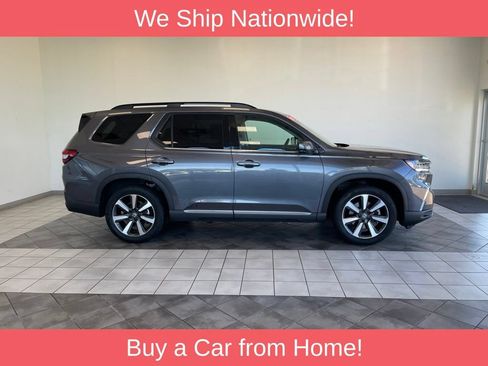 Used 2025 Honda Pilot Touring image 5