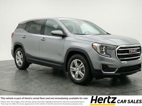 Used 2024 GMC Terrain SLE FWD image 1