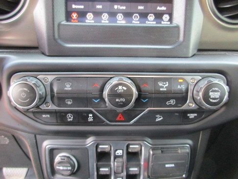 Used 2020 Jeep Wrangler Unlimited Sport S image 22