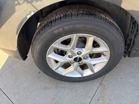 Used 2023 Kia Soul LX w/ LX Technology Package image 10