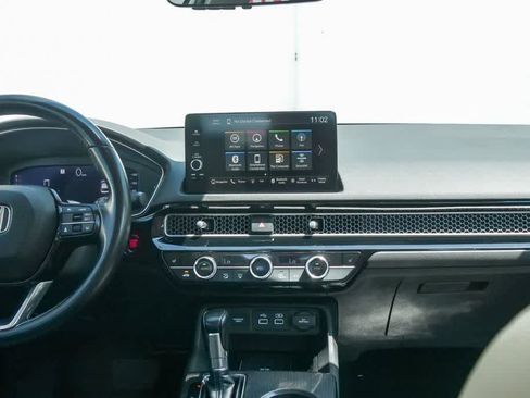 Used 2022 Honda Civic Touring image 12