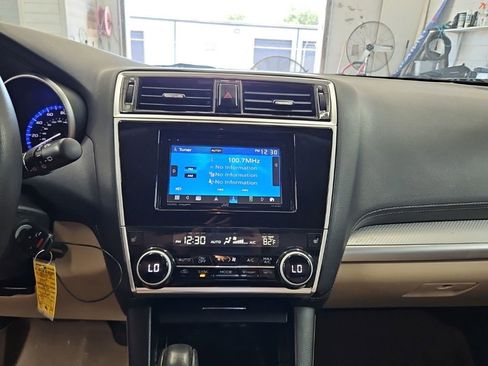 Used 2018 Subaru Outback 2.5i Premium AWD/4WD image 15