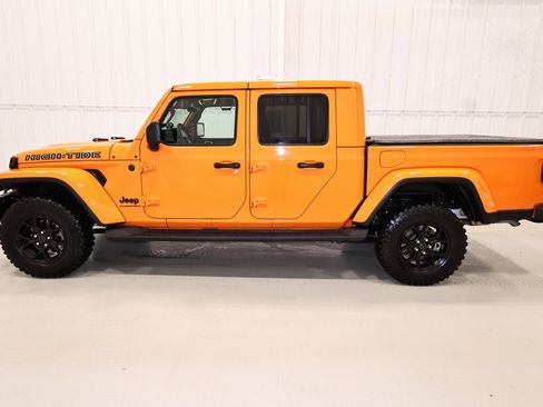 Used 2025 Jeep Gladiator Sport image 6