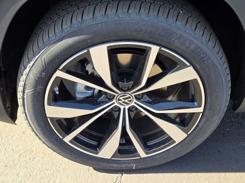 New 2026 Volkswagen Atlas Cross Sport SEL Premium R-Line image 5